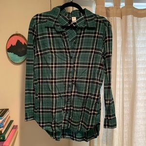 H&M green plaid flannel long sleeve shirt